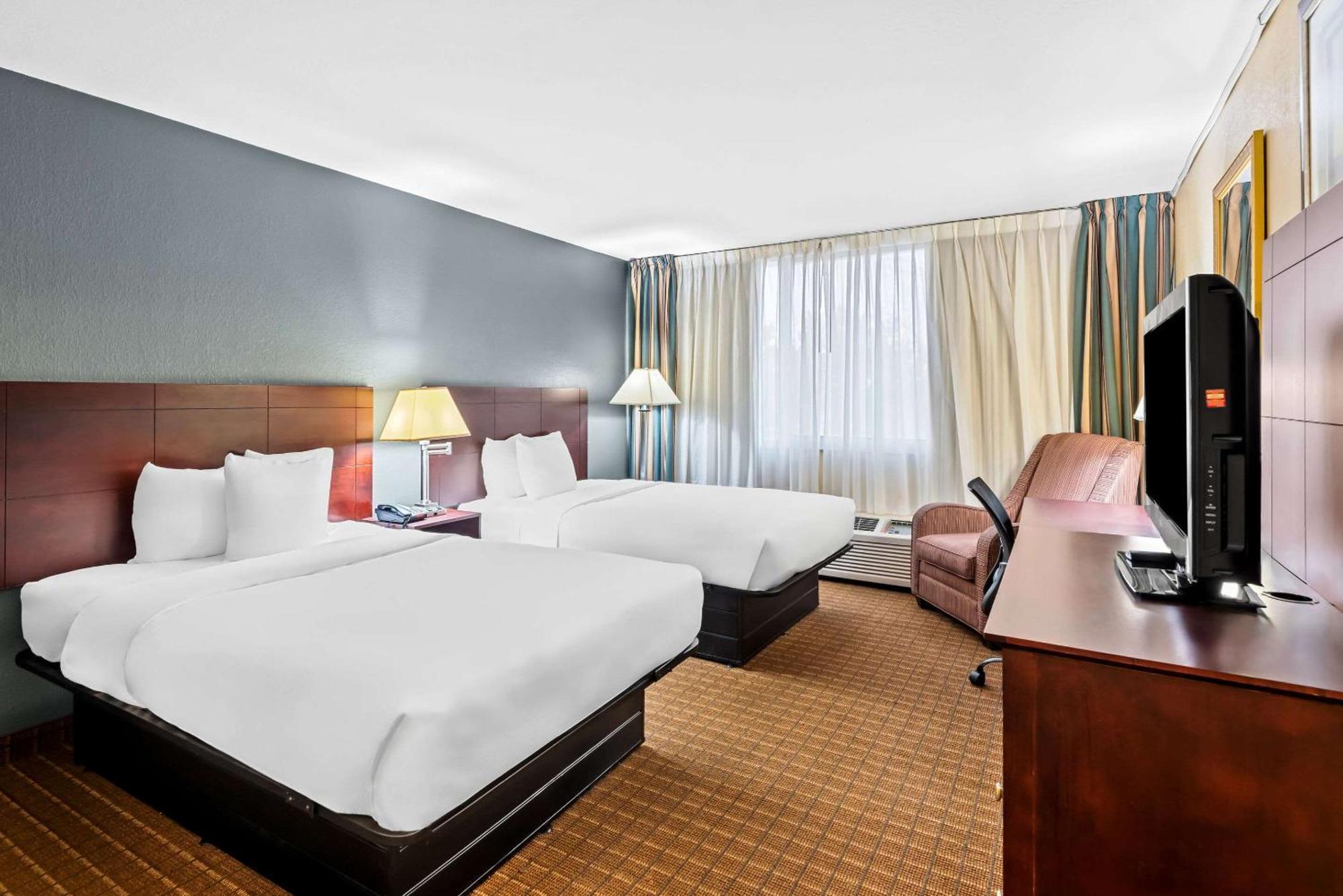 Quality Inn Форт Додж Екстериор снимка